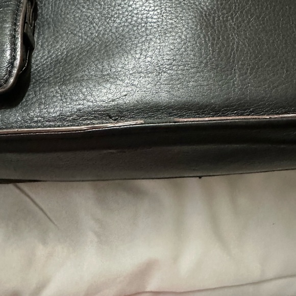 Ted Baker safiano leather messenger laptop bag. - Picture 5 of 12